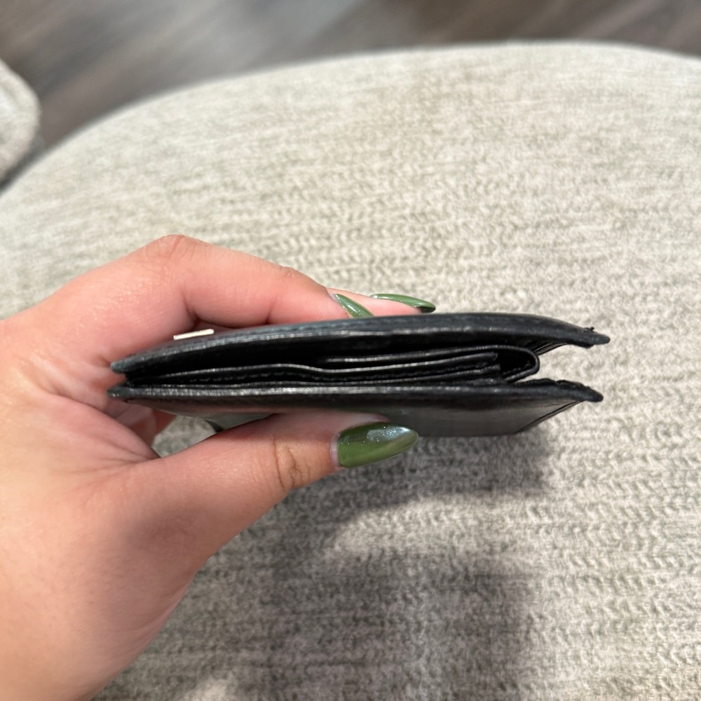 Burberry Black Wallet Sleek Minimalist Design - Picture 5 of 13